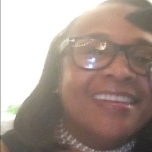 Meet your Posher, Alma